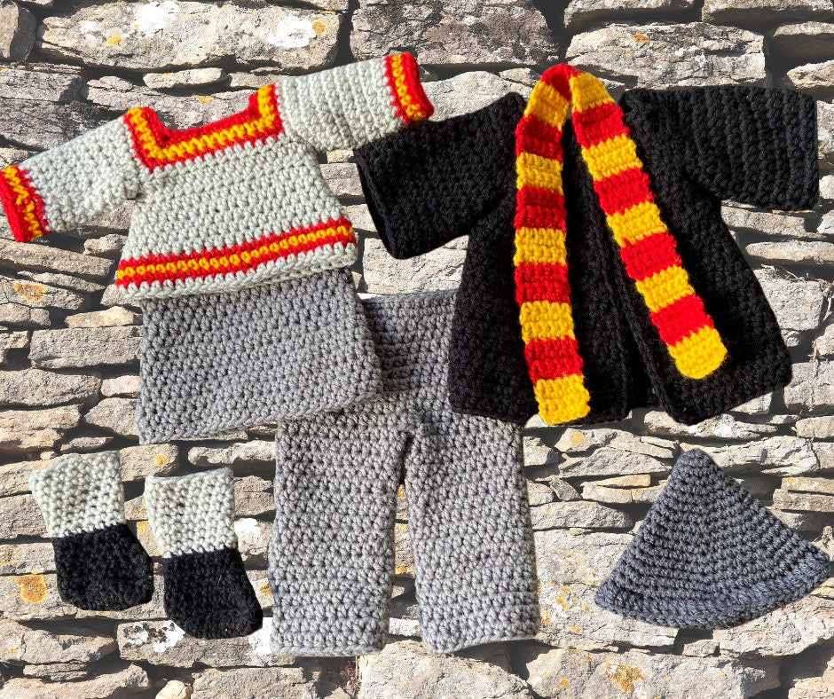 Harry Harmonie Crochet doll clothes pattern, 18 inch Doll halloween crochet pattern, doll boots, doll clothes, wizard crochet pattern